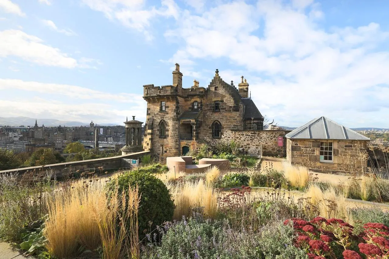 Joivy Observatory House & Apartment Edinburgh