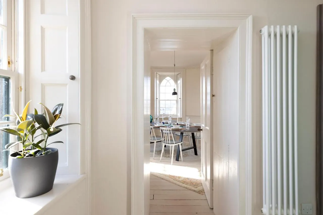 Joivy Observatory House & Apartment Edinburgh 0*,  United Kingdom